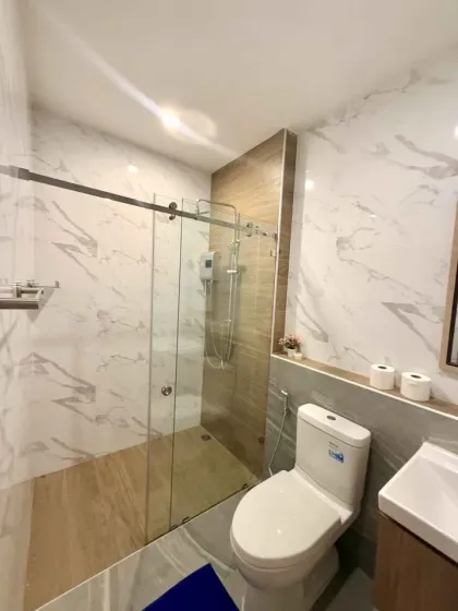 Villa Moderne avec Piscine 2 Chambres 3 Salles de Bain à Chalong