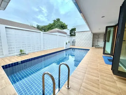 Villa Moderne avec Piscine 2 Chambres 3 Salles de Bain à Chalong