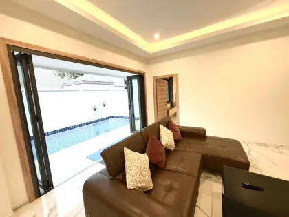 Villa Moderne avec Piscine 2 Chambres 3 Salles de Bain à Chalong