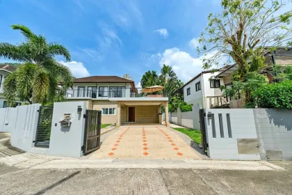 Baan Suan Loch Palm三卧室带泳池别墅出租，芭东