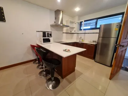 Apartamento de 2 dormitorios y 1.5 baños en Surin Sabai Condominium, Kathu Phuket
