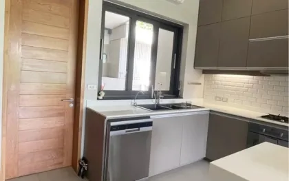 Luxus 3-Zimmer Villa mit Bergblick zur Miete im Zentrum von Phuket