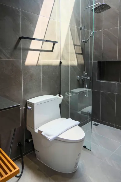 Brand-New 3-Bedroom Pool Villa for Rent in Palai, Chalong