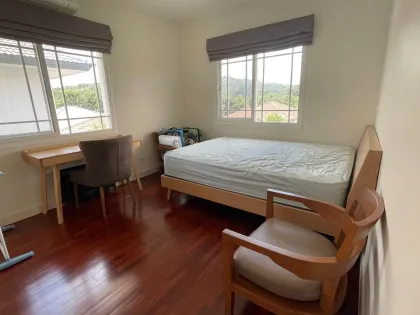 Villa 3 Chambres avec Jardin dans Communauté Sécurisée à Chalong