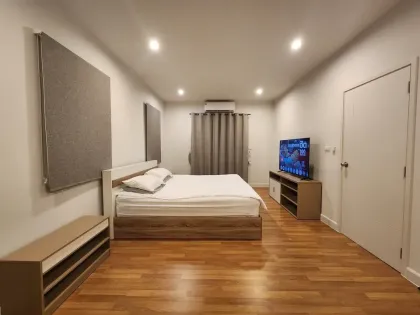Europäische Pool-Villa mit 3 Schlafzimmern und 3 Bädern in Pa Khlok, Phuket