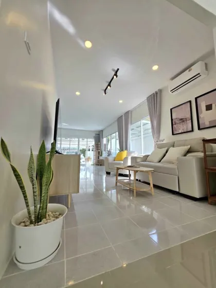 Newly Renovated 2-Bedroom 2-Bathroom House for Rent in Pa Klok