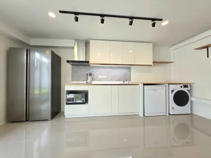 Newly Renovated 2-Bedroom 2-Bathroom House for Rent in Pa Klok