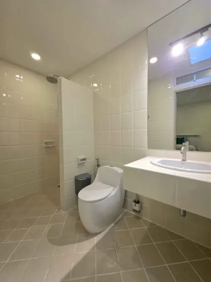 Newly Renovated 2-Bedroom 2-Bathroom House for Rent in Pa Klok