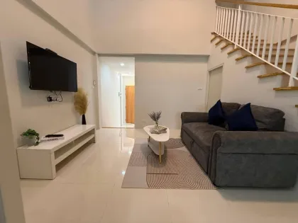 Villa mit 2 Schlafzimmern und 2 Bädern zur Miete in Chalong
