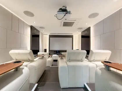 Luxury 2-Bedroom Waterfront Residence for Rent at The AQUA