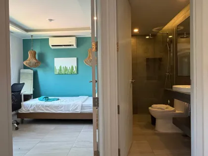 Квартира с 2 спальнями и 2 ванными в The Tower II Condo, Чалонг