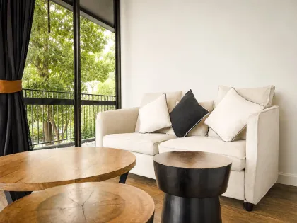 Eckwohnung mit Meerblick zur Miete in Rawai, Phuket