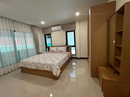 Moderne 4-Schlafzimmer-Villa zur Miete in Bangjo Baanphon, Thalang