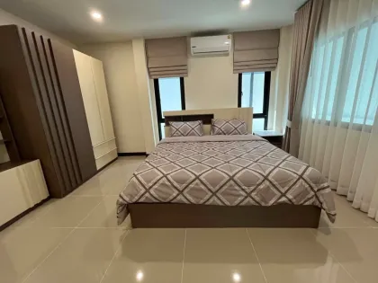 Moderne 4-Schlafzimmer-Villa zur Miete in Bangjo Baanphon, Thalang