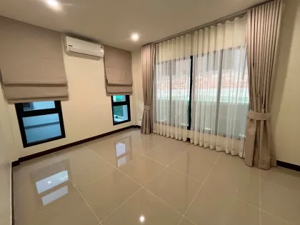 Moderne 4-Schlafzimmer-Villa zur Miete in Bangjo Baanphon, Thalang