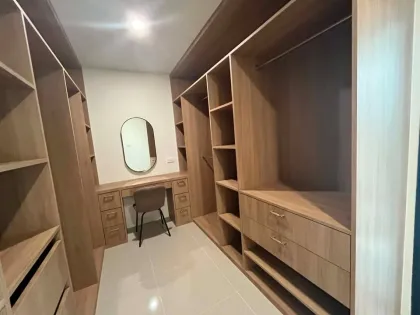 Moderne 4-Schlafzimmer-Villa zur Miete in Bangjo Baanphon, Thalang