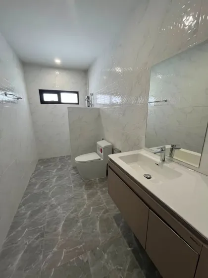 Moderne 4-Schlafzimmer-Villa zur Miete in Bangjo Baanphon, Thalang