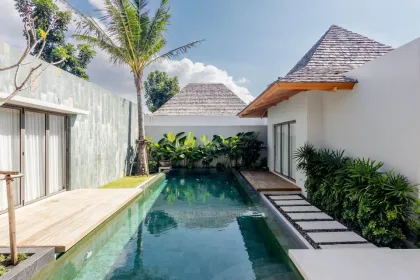 Luxuriöse 3-Schlafzimmer-Poolvilla zur Miete in Anchan Flora, Bang Tao
