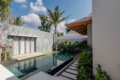 Luxuriöse 3-Schlafzimmer-Poolvilla zur Miete in Anchan Flora, Bang Tao