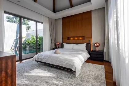 Luxuriöse 3-Schlafzimmer-Poolvilla zur Miete in Anchan Flora, Bang Tao