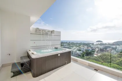 Apartamento de 2 habitaciones en alquiler en Kata con vista al mar