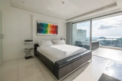 Apartamento de 2 habitaciones en alquiler en Kata con vista al mar