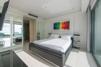 Apartamento de 2 habitaciones en alquiler en Kata con vista al mar