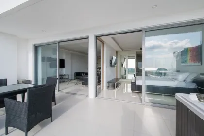 Apartamento de 2 habitaciones en alquiler en Kata con vista al mar