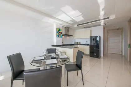 Apartamento de 2 habitaciones en alquiler en Kata con vista al mar