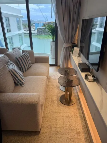 Luxury Lake View Condo with 2 Bedrooms and 2 Bathrooms