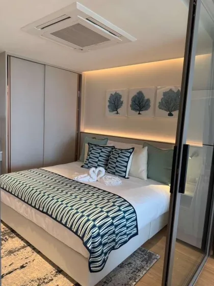 Luxury Lake View Condo with 2 Bedrooms and 2 Bathrooms