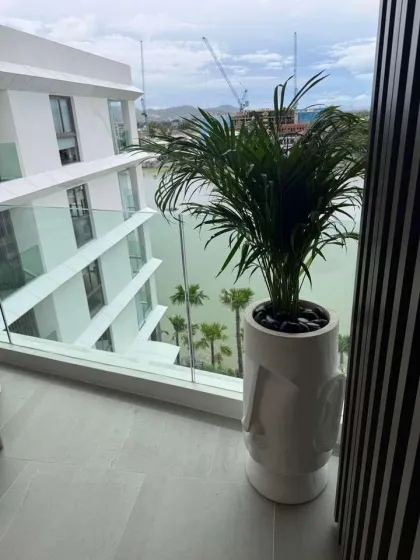 Luxury Lake View Condo with 2 Bedrooms and 2 Bathrooms