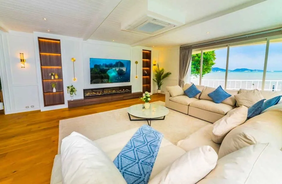 Luxury Beachfront Villa for Rent in Rawai - 4 Beds, 4 Baths