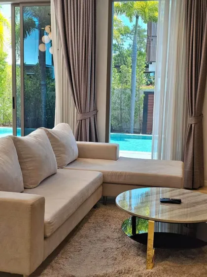 Luxuriöse 4-Zimmer-Poolvilla nahe IKEA zu vermieten
