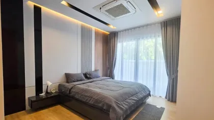 Private Luxus-Poolvilla mit 3 Schlafzimmern & 4 Bädern in Thalang