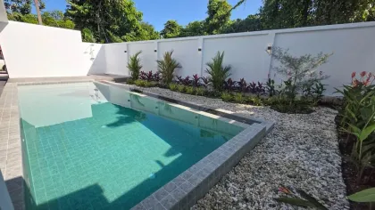 Private Luxus-Poolvilla mit 3 Schlafzimmern & 4 Bädern in Thalang