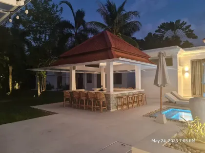Villa de luxe 5 chambres avec piscine à Sai Taan, Kamala
