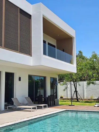 Luxus-Villa mit privatem Pool in der Nähe von IKEA Phuket zu vermieten