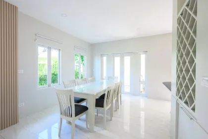 Maison à louer : 4 chambres, 3 salles de bain à Chalong, Phuket