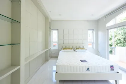 Maison à louer : 4 chambres, 3 salles de bain à Chalong, Phuket