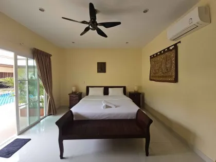 Villa 6 Chambres avec Piscine Privée à Saiyuan, Rawai à Louer