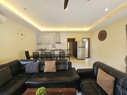 Villa 6 Chambres avec Piscine Privée à Saiyuan, Rawai à Louer