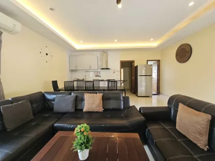 Villa 6 Chambres avec Piscine Privée à Saiyuan, Rawai à Louer