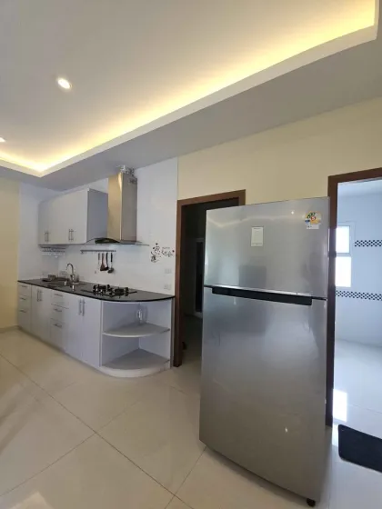 Villa 6 Chambres avec Piscine Privée à Saiyuan, Rawai à Louer