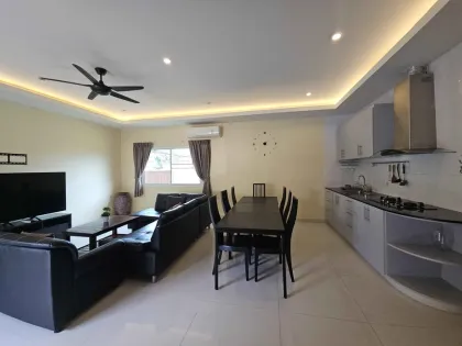 Villa 6 Chambres avec Piscine Privée à Saiyuan, Rawai à Louer