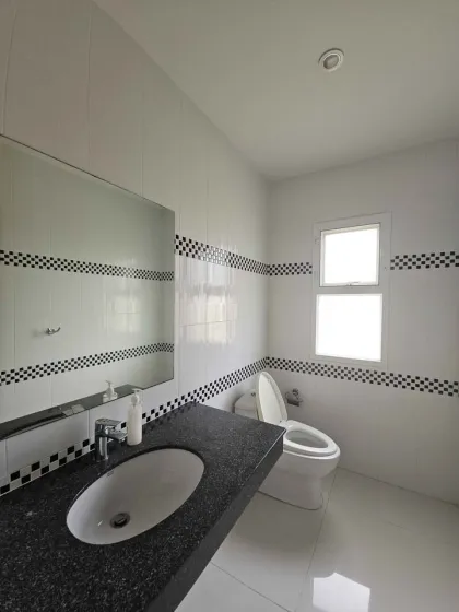 Villa 6 Chambres avec Piscine Privée à Saiyuan, Rawai à Louer