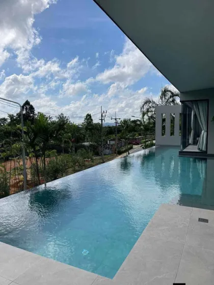 วิลล่าสวย 3 ห้องนอน วิวภูเขา ใจกลางภูเก็ตให้เช่า