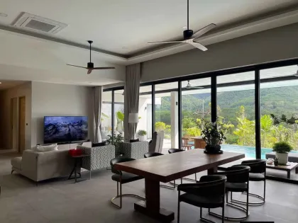 วิลล่าสวย 3 ห้องนอน วิวภูเขา ใจกลางภูเก็ตให้เช่า