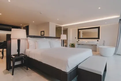 Villa de Luxe avec Piscine et Vue sur Mer à Louer à Rawai, Phuket