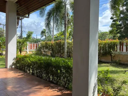 Villa spacieuse de 3 chambres à louer à Sapam Village, Koh Kaew